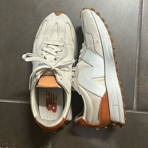 New Balance 327 Women’s 7.5